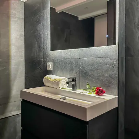 Atypique Sous Chateau Vieille Ac Apartment *